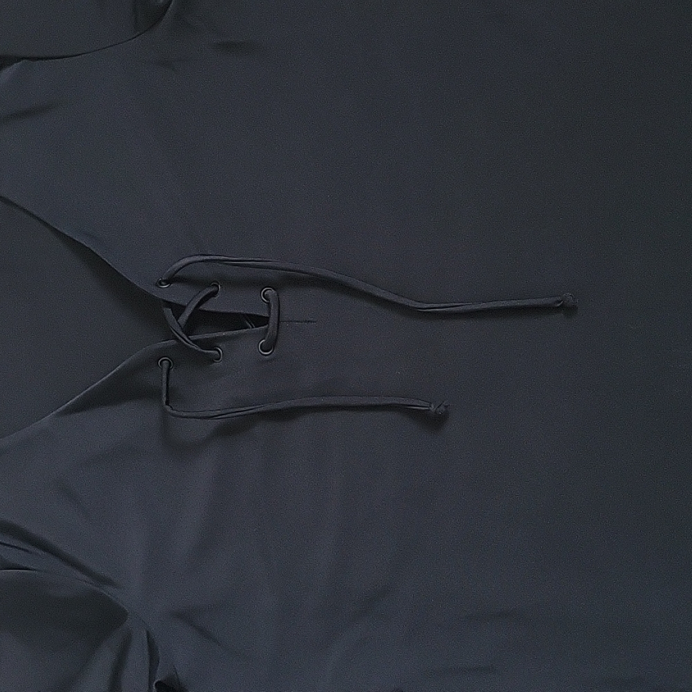 Lace Up Rash Guard - Picture 3 of 7